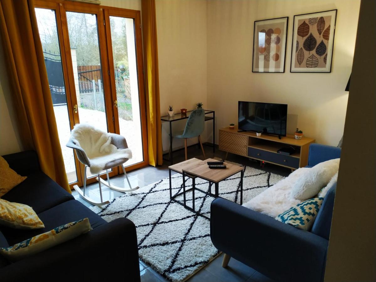 Maison Cheptainville Avec Terrasse Sur Verdure Екстериор снимка