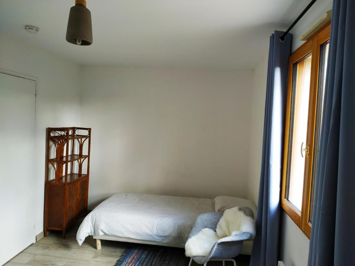 Maison Cheptainville Avec Terrasse Sur Verdure Екстериор снимка